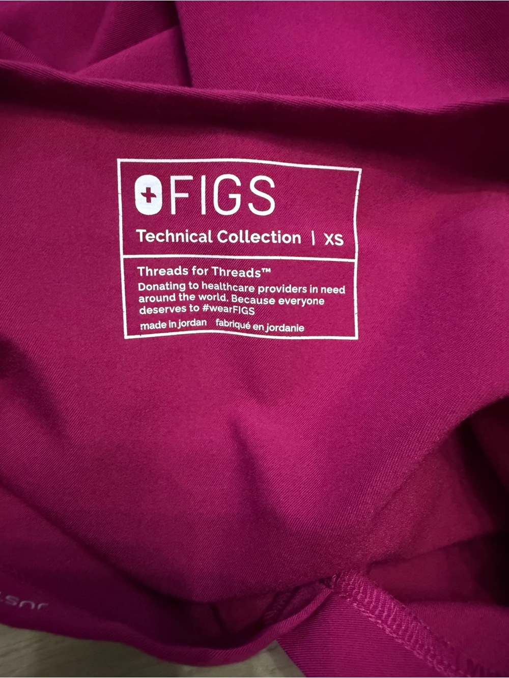 FIGS Technical Collection Top in Raspberry - Picture 3 of 3